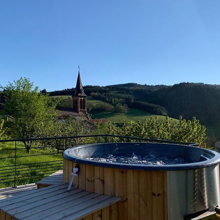 Domaine De La Rue De La Tour Bed & Breakfast Valsonne Bagian luar foto