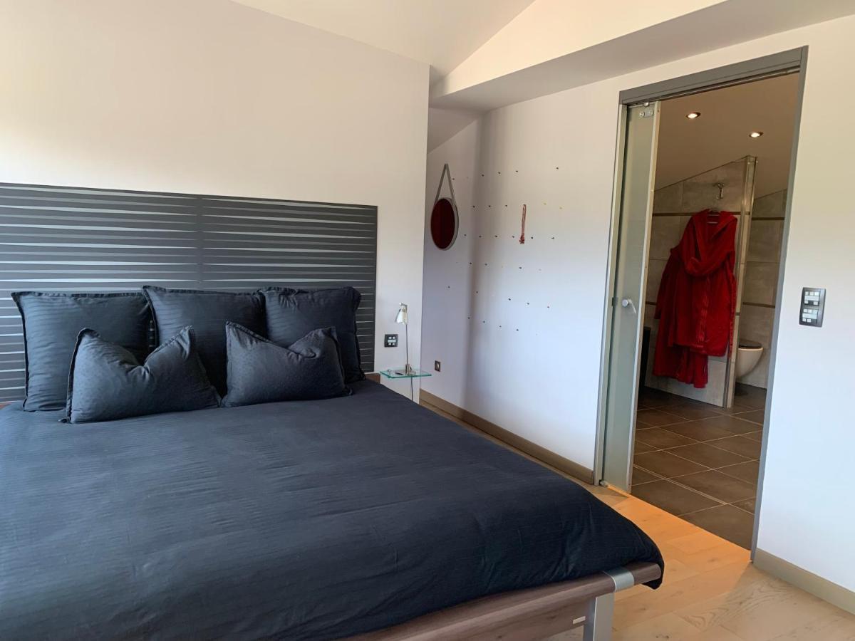 Domaine De La Rue De La Tour Bed & Breakfast Valsonne Bagian luar foto